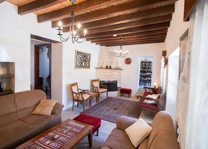 Droushia Corner House *