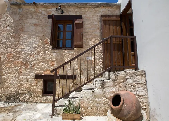 Droushia Corner House *