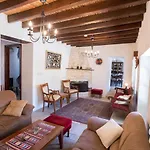 Droushia Corner House *