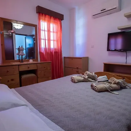 Droushia Corner House * Dhrousha