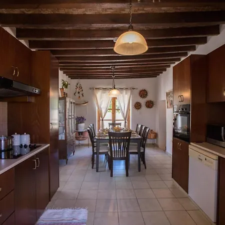 Droushia Corner House Holiday home *