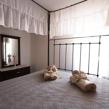 Holiday home Droushia Corner House *