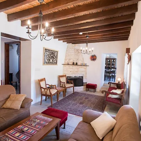 Droushia Corner House *