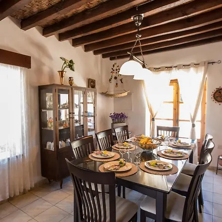 Droushia Corner House Holiday home *