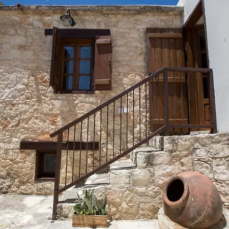 Droushia Corner House *