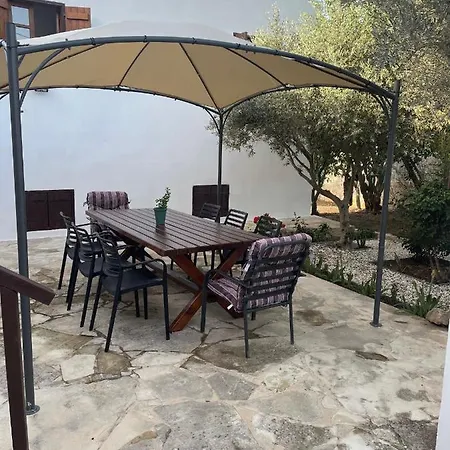 Holiday home Droushia Corner House *