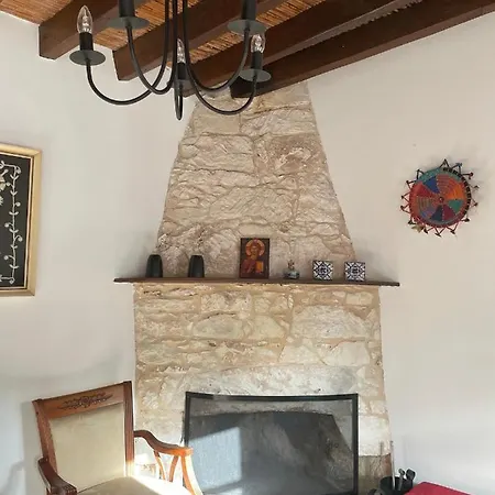 Droushia Corner House