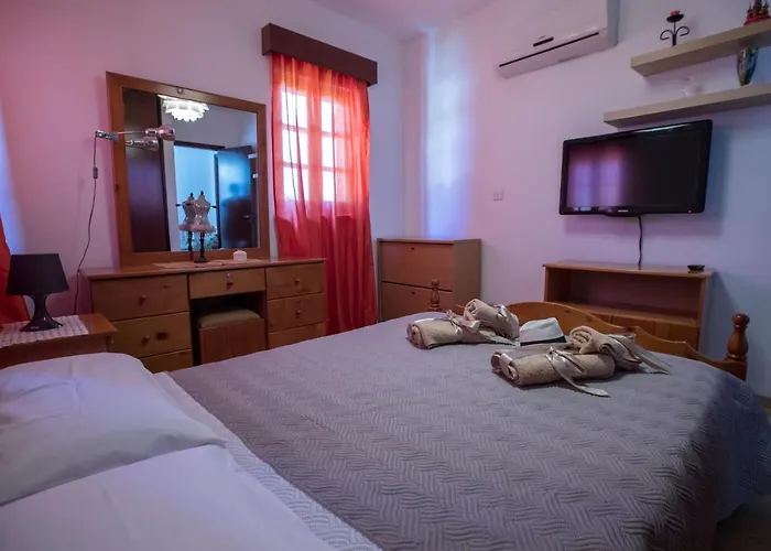 Droushia Corner House * Dhrousha