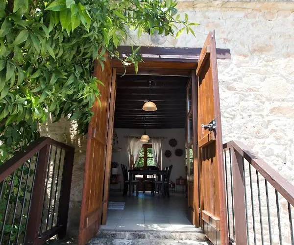 Droushia Corner House Casa de Férias *