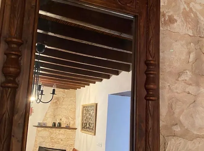 Droushia Corner House * Dhrousha