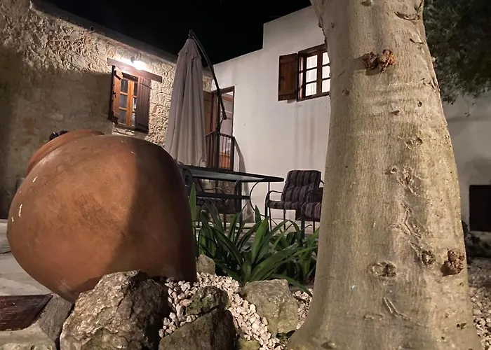 Droushia Corner House