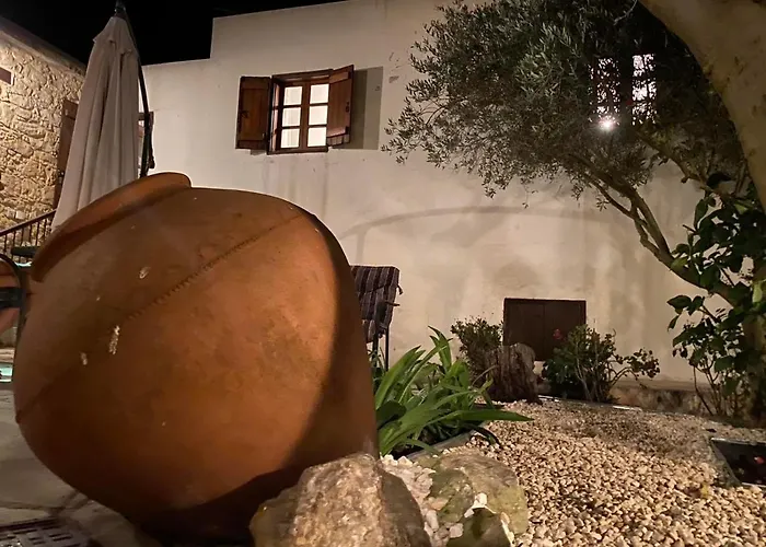 Droushia Corner House Casa de Férias