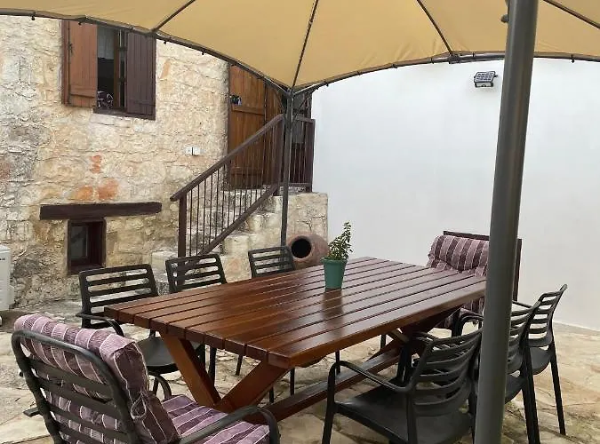 Prázdninový dům Droushia Corner House