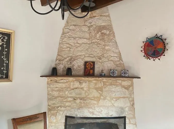 Droushia Corner House